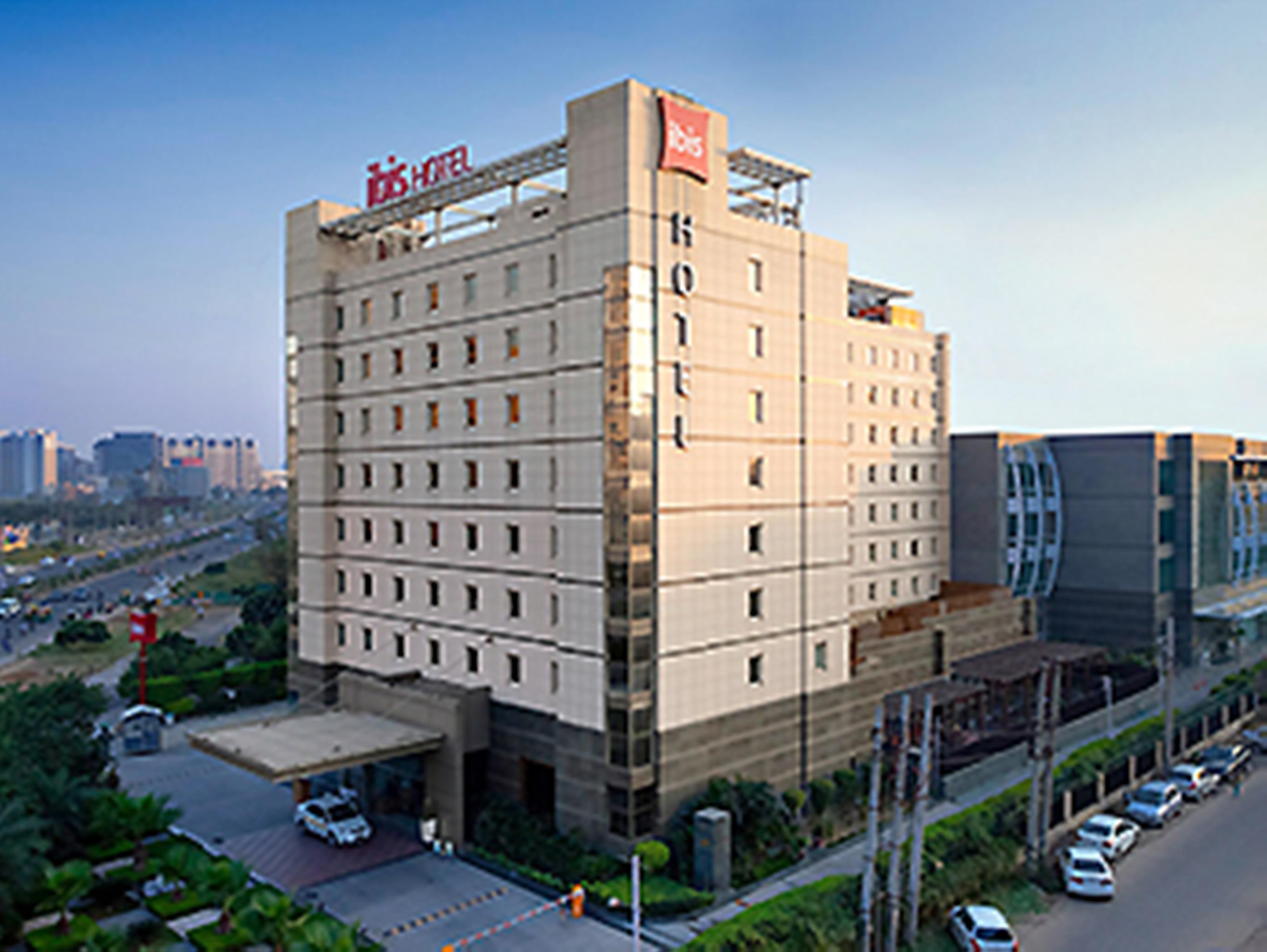 Hotel Ibis Gurgaon Golf Course Road - An Accor Brand Exterior foto